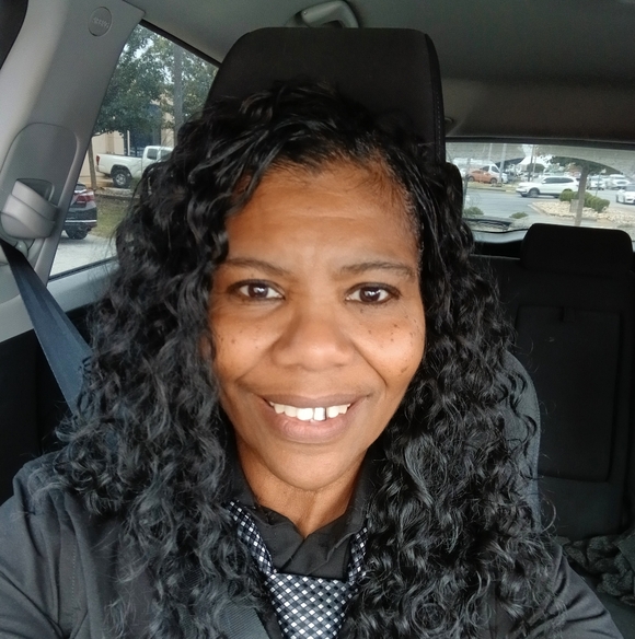 Meet your Posher, Tori - Picture 2 of 2